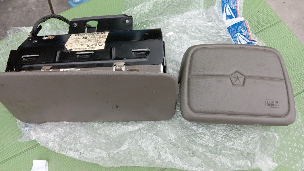 OEM 1991-1995 Chrysler Minivan Airbag Set - Unused Driver & Passenger (P05274313 / 04680375)