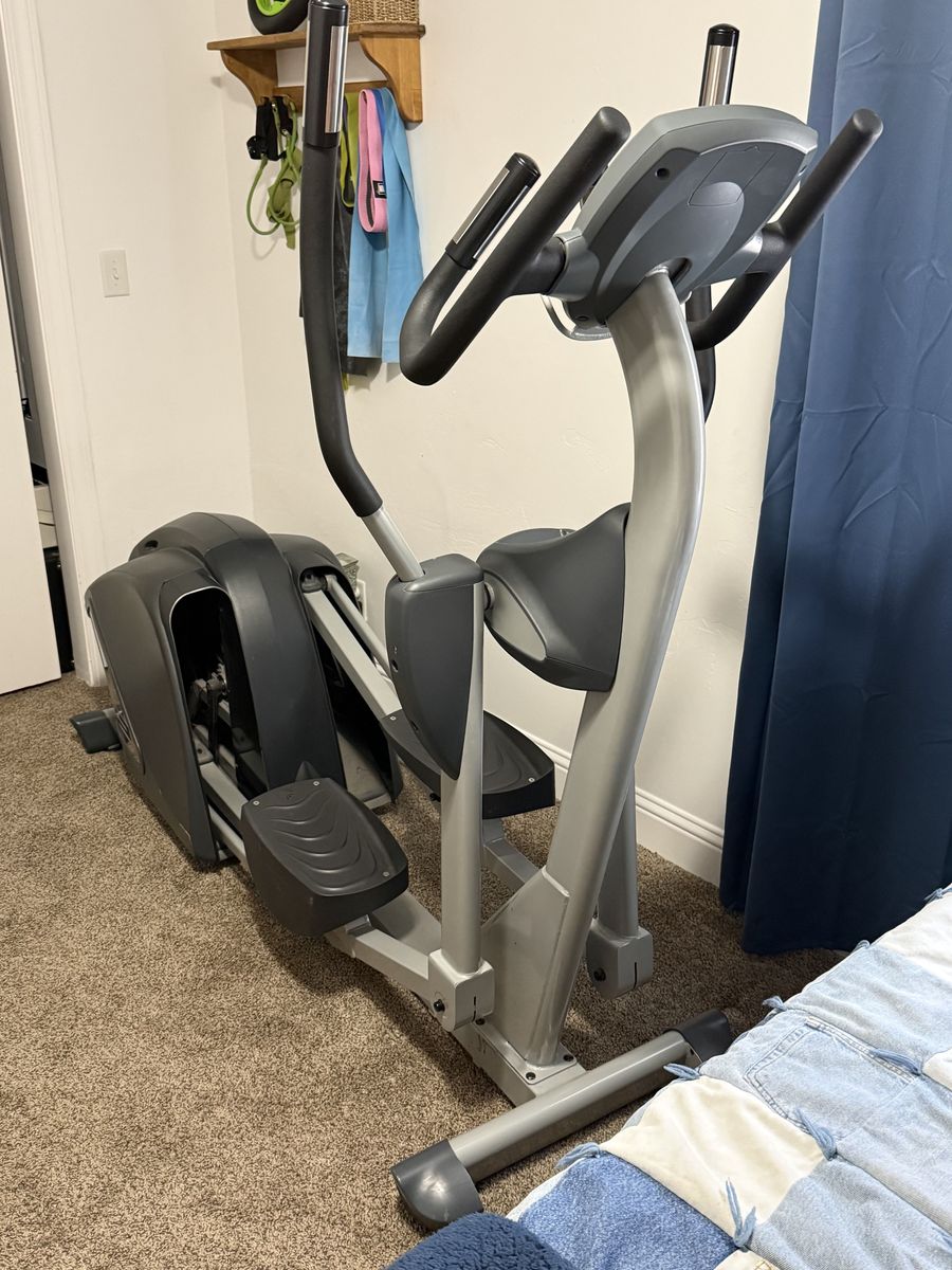 Nautilus Elliptical machine - programmable, very clean, extremely sturdy