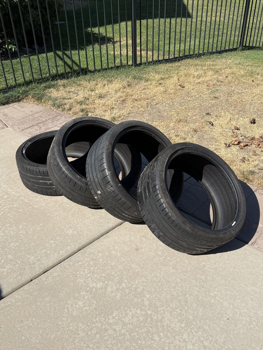 Continental ExtremeContact Sport 245/35ZR19 93Y XL Tires