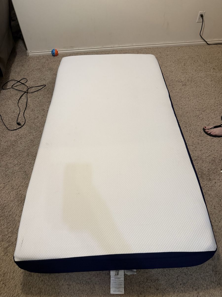 Memory Foam Mattress - Twin