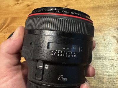 Canon EF 85mm 1.2 II