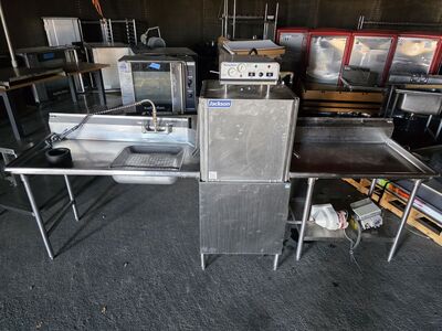 Jackson Tempstar Dishwasher with Left Spray Table and Right Drain / Clean Table