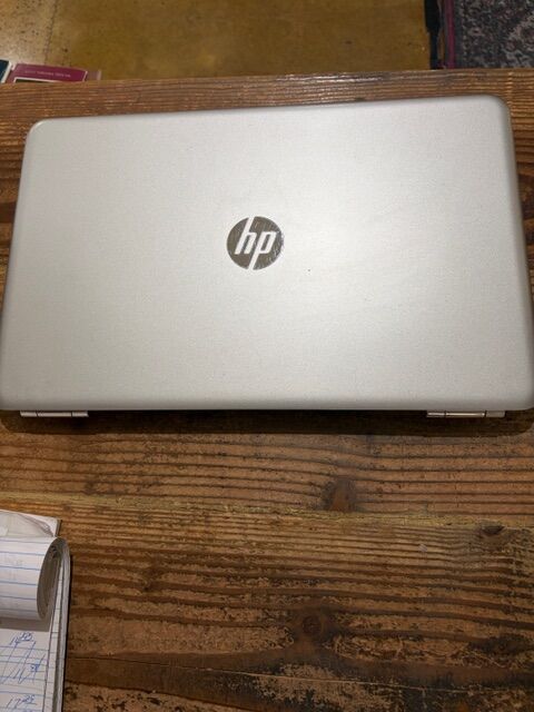 HP 15 i5 6th gen. 12 RAM. 256 SSD