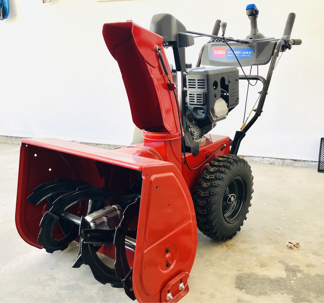 Toro Power Max HD 828 OAE 28-inch Two-Stage Gas Snow Blower Model  38838
