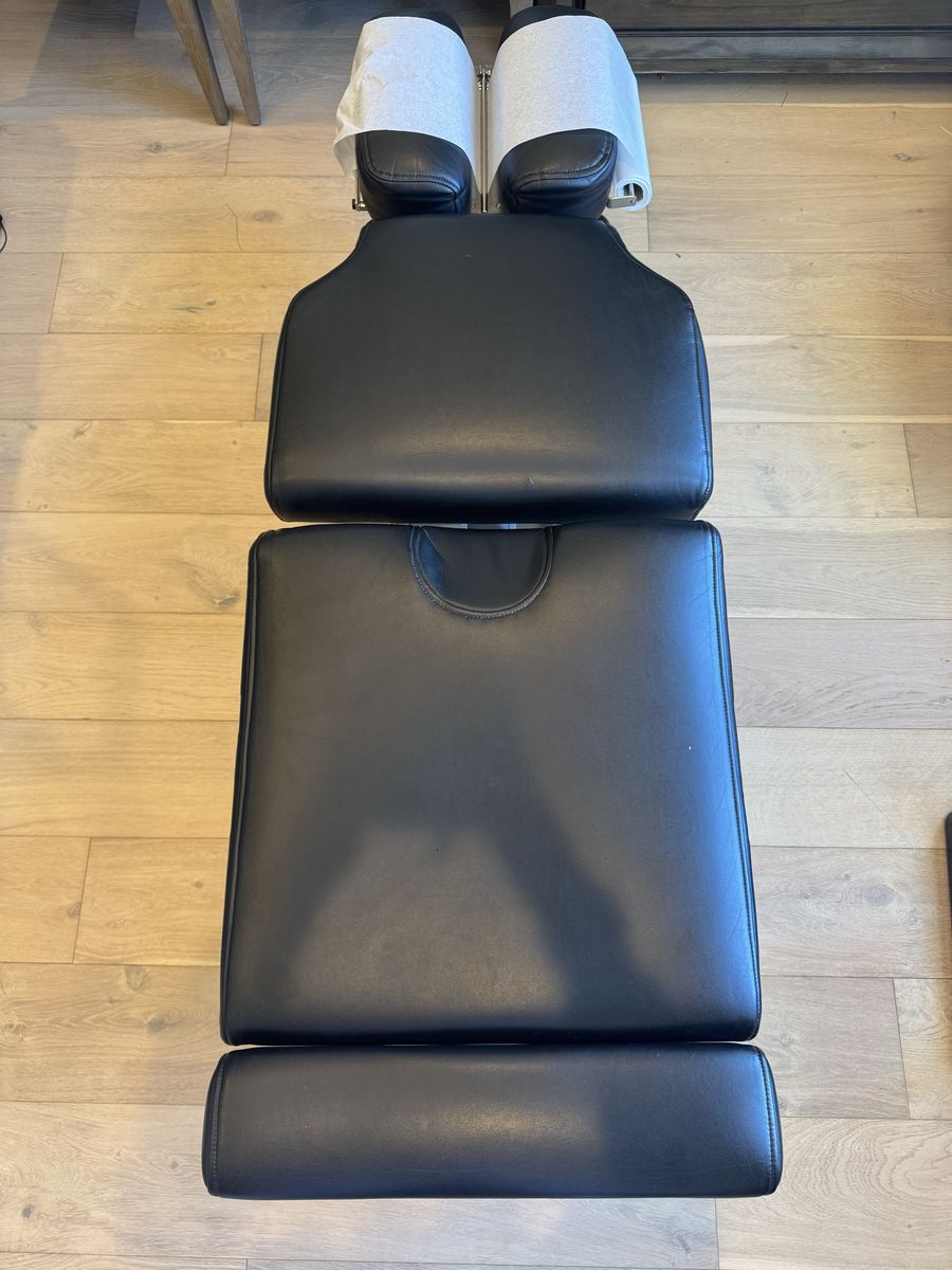 Lloyd Manual Drop Table
