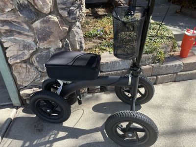 Knee scooter