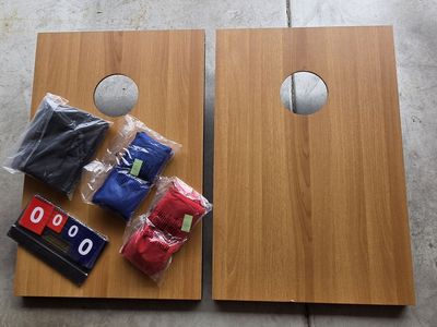 NEW! Cornhole Set 3’ x 2’ w/Carry Case, Bean Bags & Scoreboard Classic Wood Grain