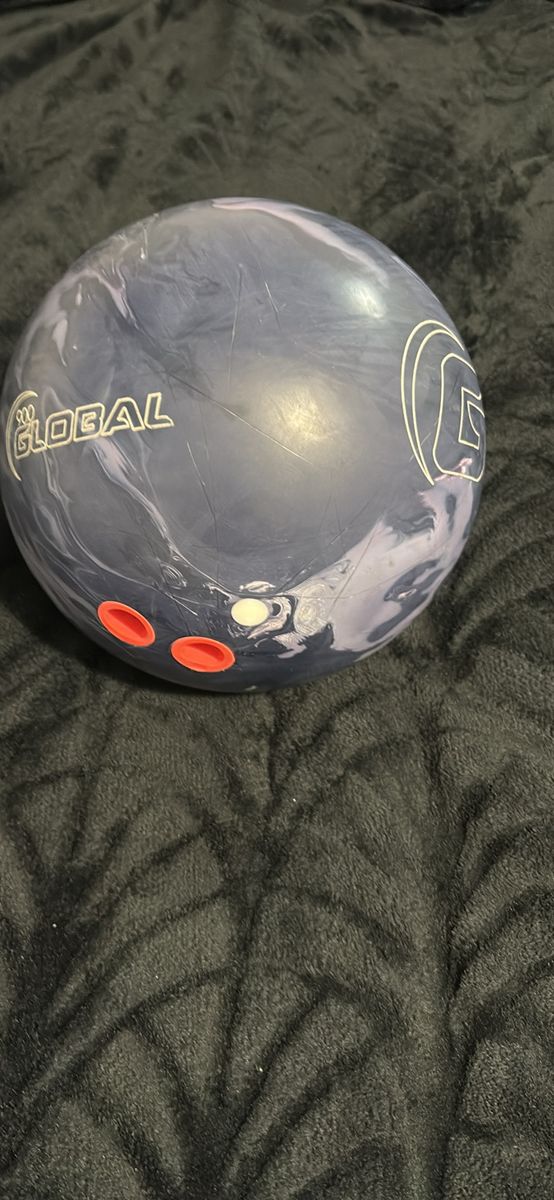 900 Global Vengeance Bowling Ball