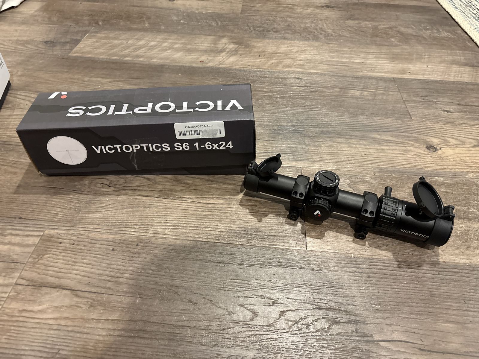Victoptics S6 1-6x24 Rifle Scope with Mounts and Original Box
