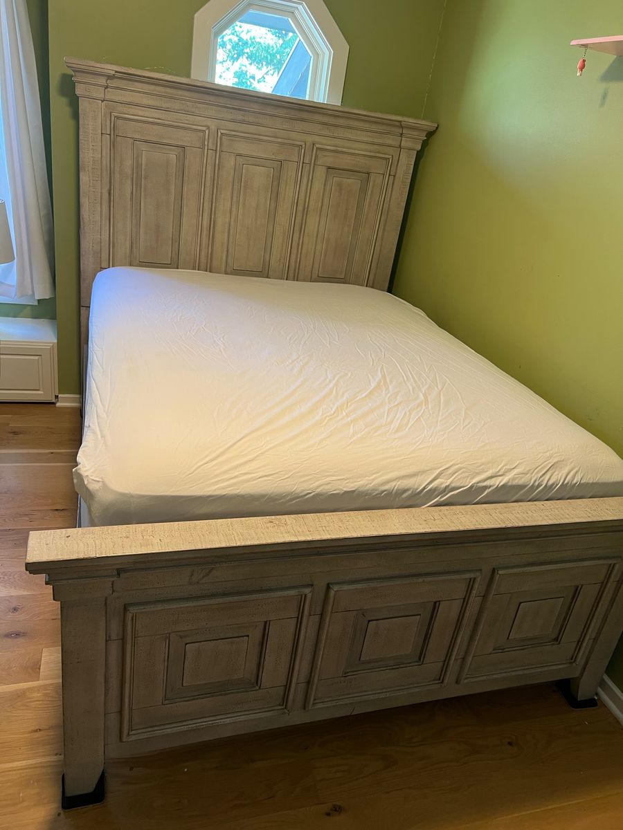 Main image 12