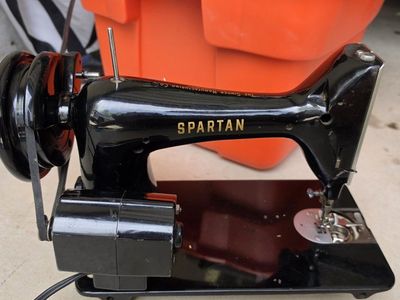 SINGER Spartan Vintage Original Built-in Sewing M