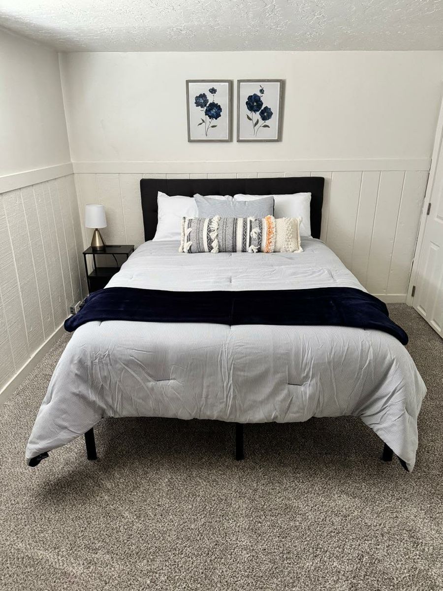 Large Private Room in Ogden