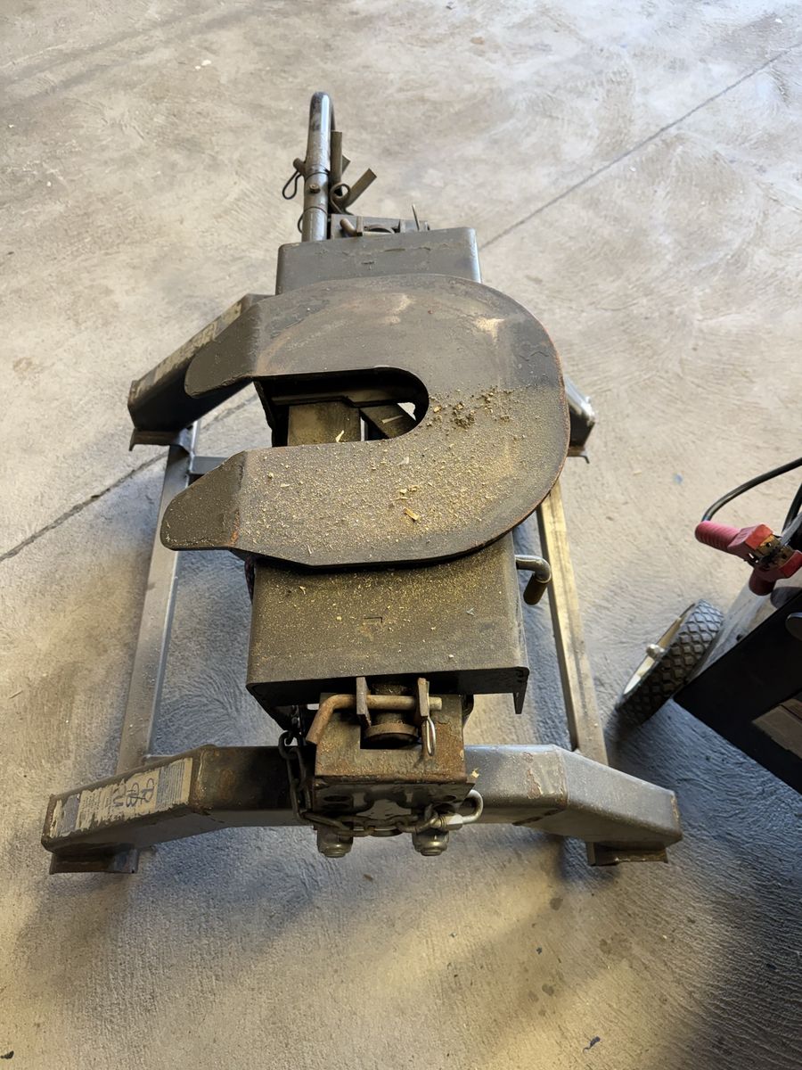 Fifth Wheel Hitch