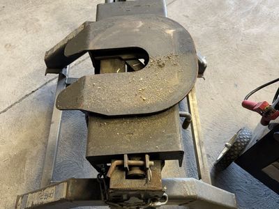 Fifth Wheel Hitch