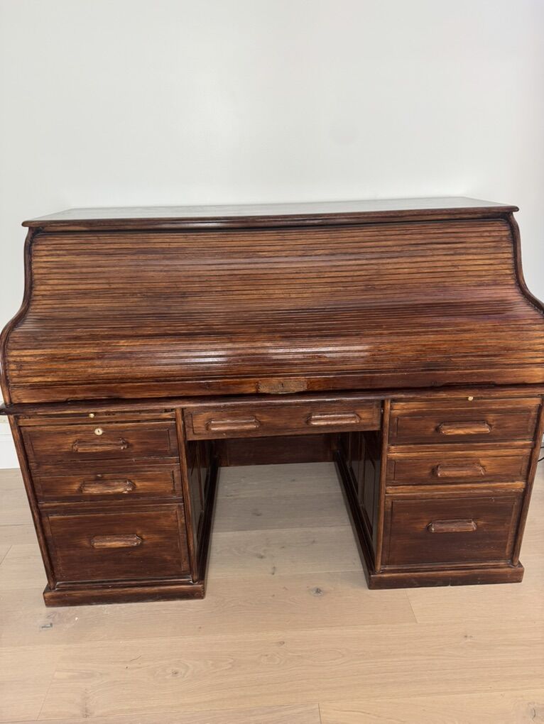 Beautiful Roll Top Desk
