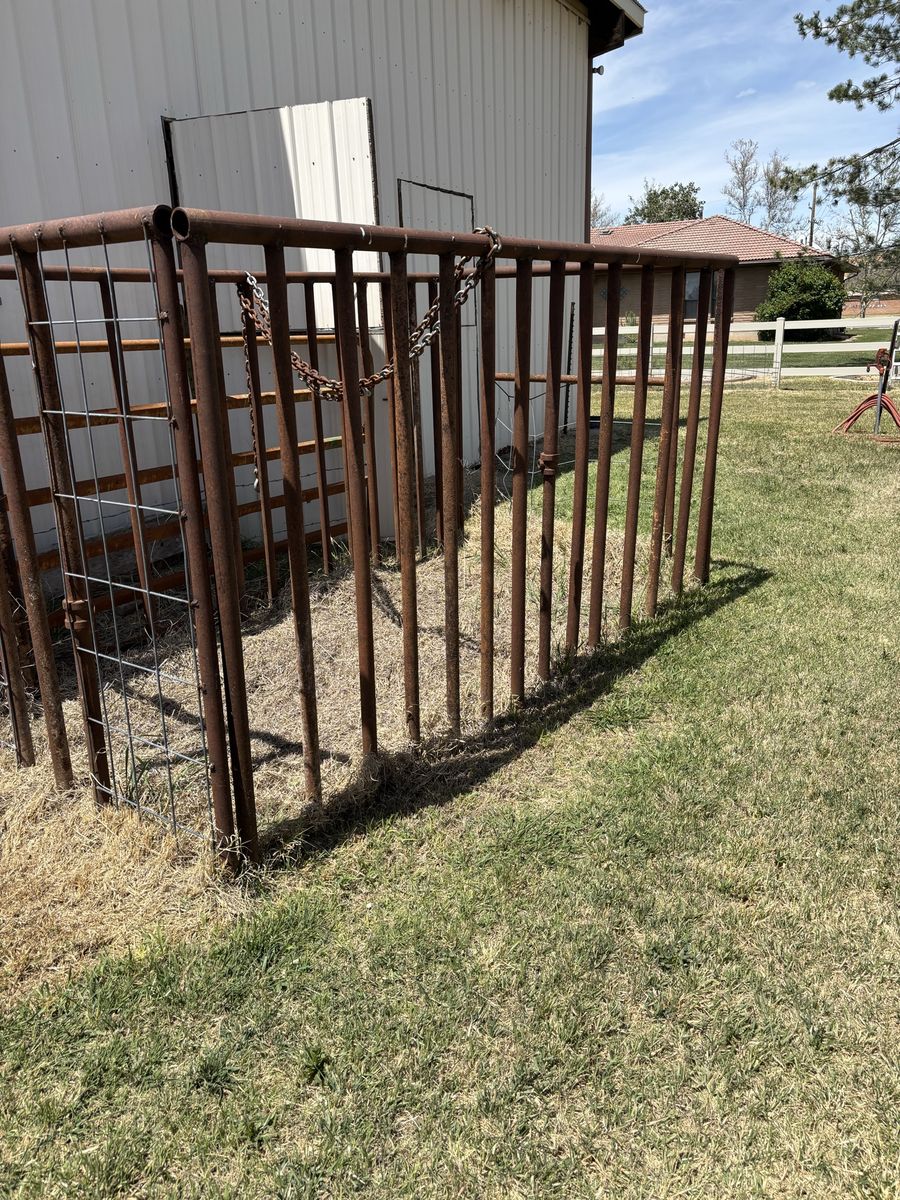 A horse feeder