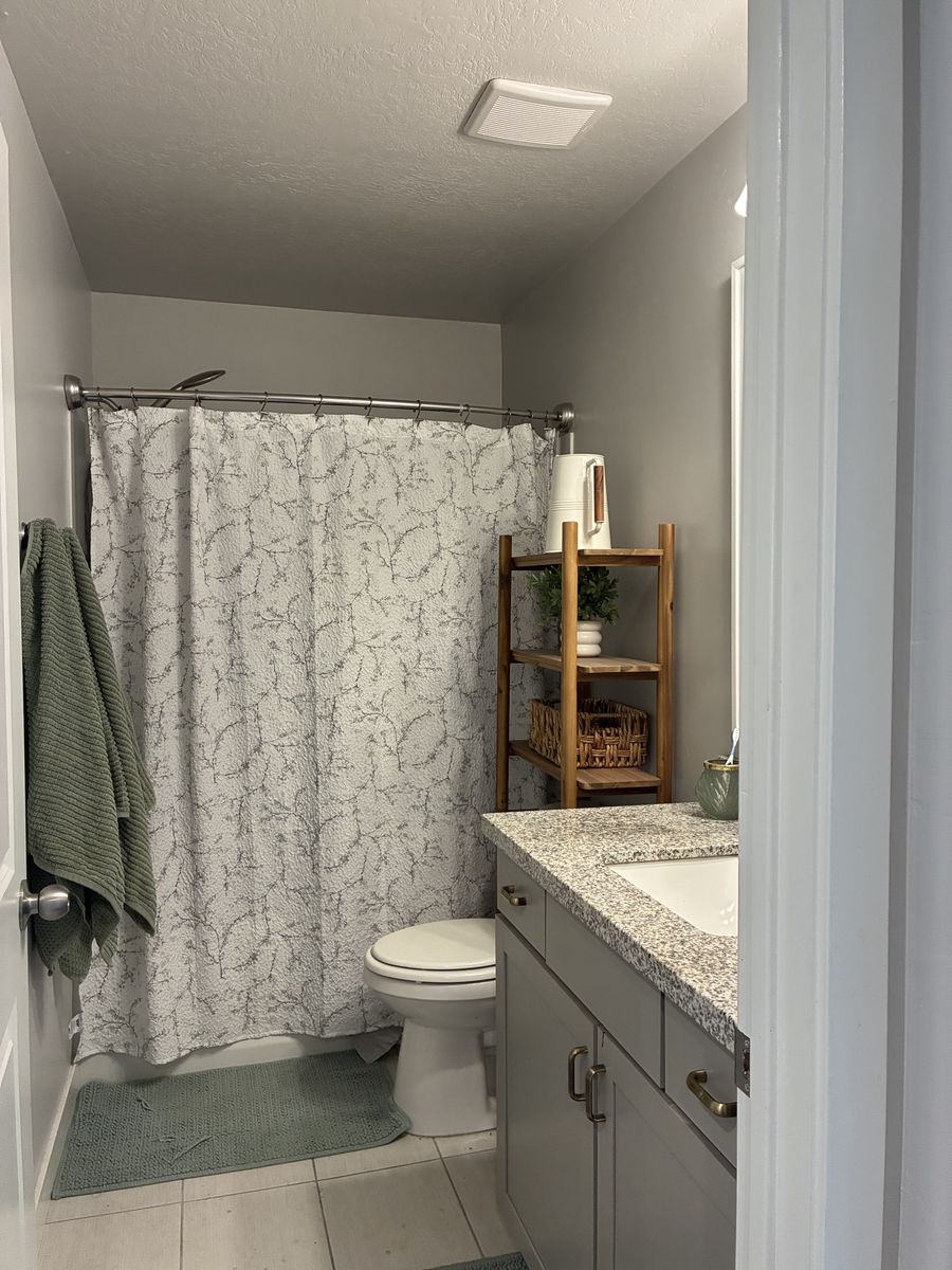 Main image 6