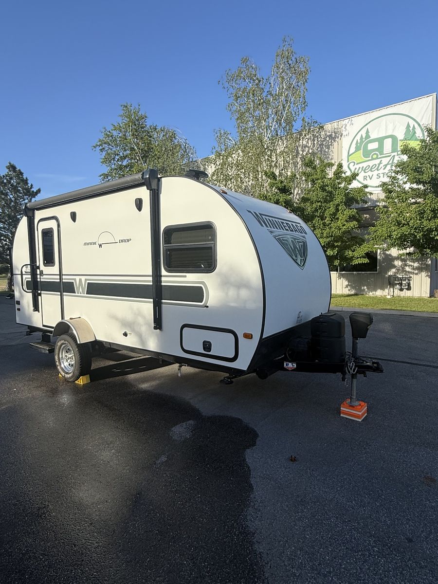 2019 Winnebago Winnie Drop 1790 Couples Coach Travel Trailer