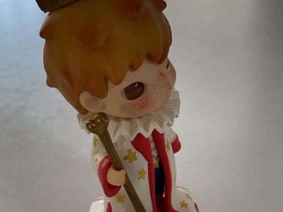 Hirino Figure The King