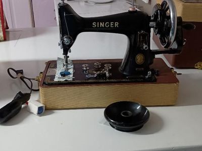 Singer 99k late model Hand Crank