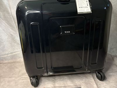 TUMI Carry-On Spinner – Hard Shell