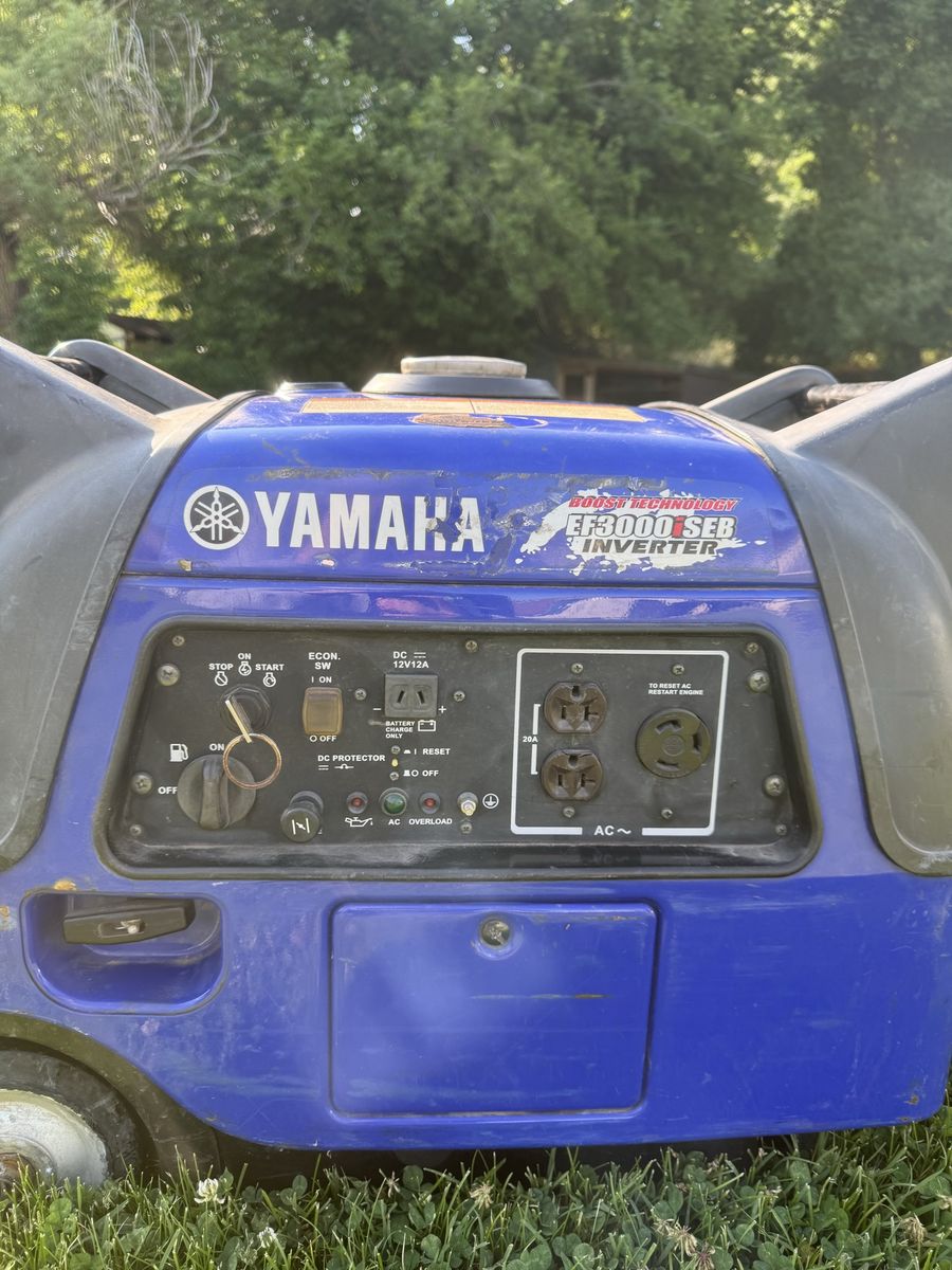 Yamaha EF3000iSEB Inverter Generator - 3000W Portable Power with Boost Technology
