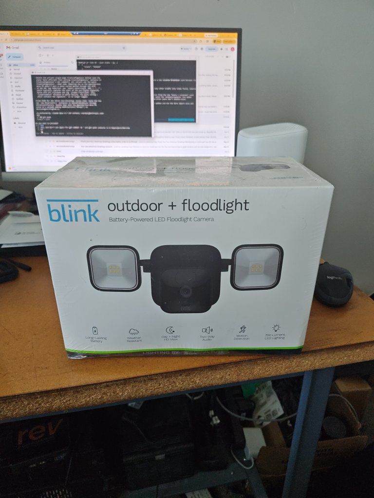 Blink Outdoor + Floodlight Battery-Powered LED Floodlight Camera Security System New Sealed