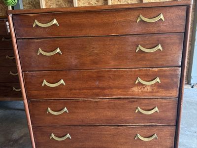 Dressers MCM