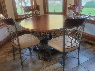 Round Wood & Metal Dining Table with 4 Upholstered Chairs