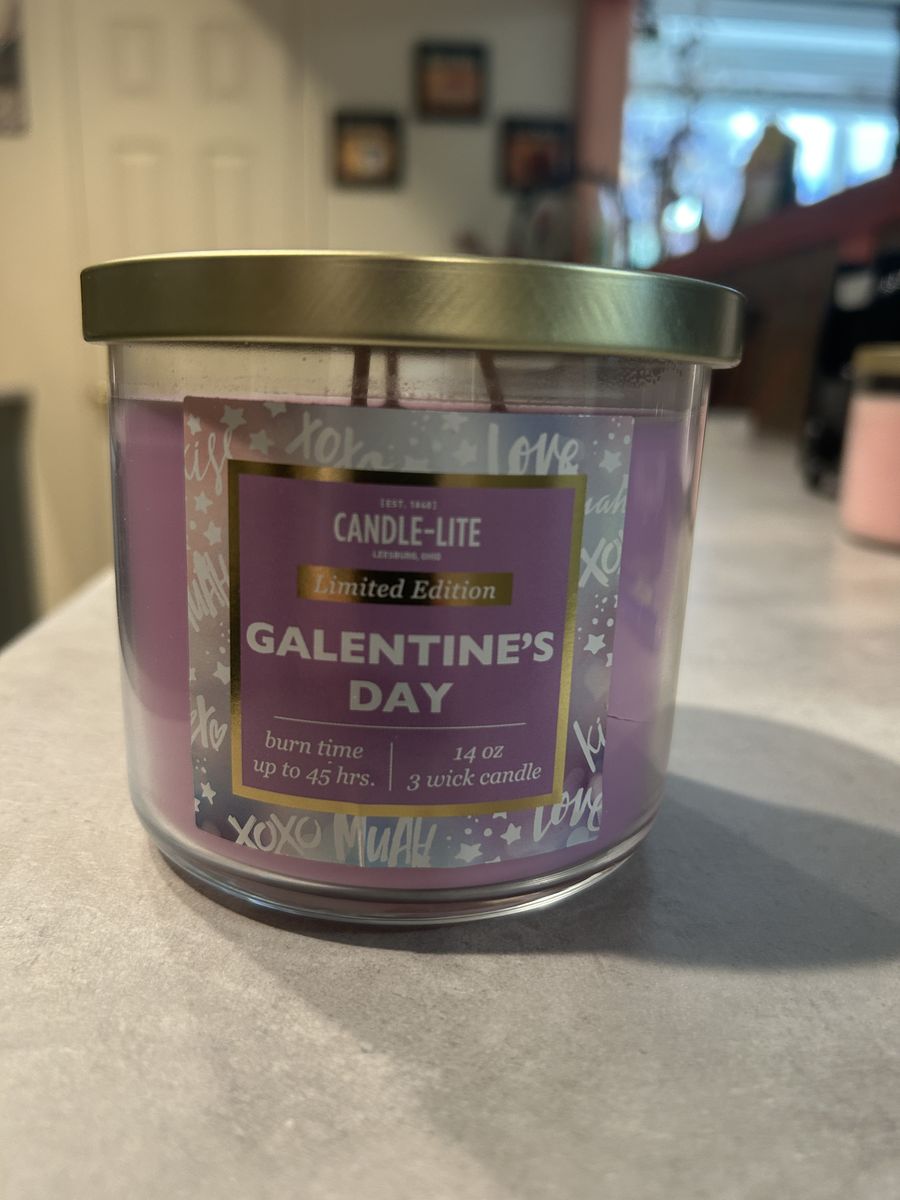 NEW Candle Lite Galentine’s day – 3 wick
