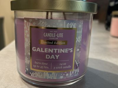 NEW Candle Lite Galentine’s day – 3 wick