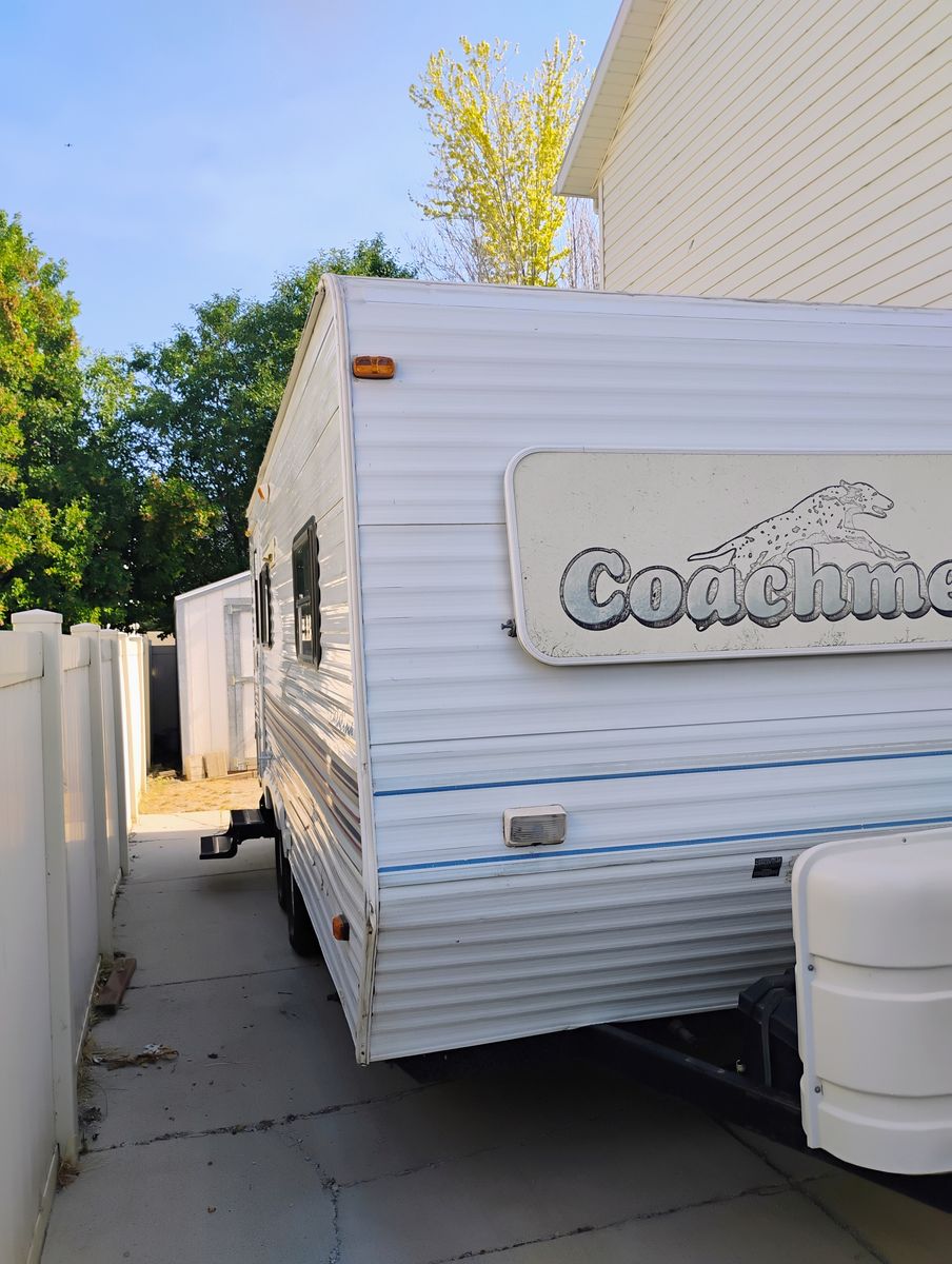 2000 coachman catalina 225QB