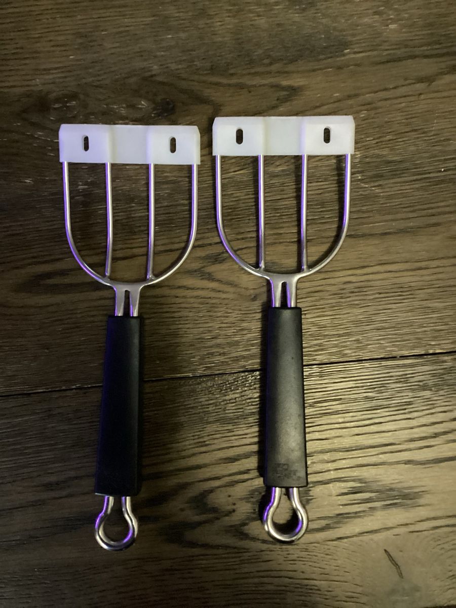 Pampered Chef meat claws with protective cover