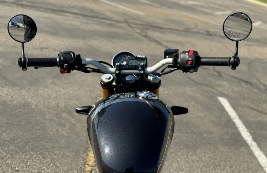 2024 Triumph Speed 400 Phantom Black / Storm Grey