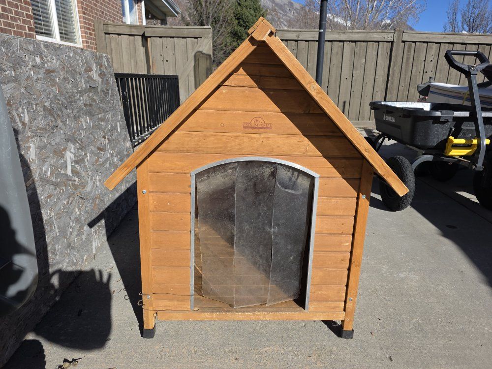 Free Dog House