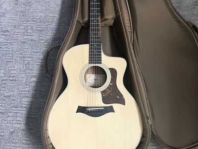 Taylor 214ce (like new)