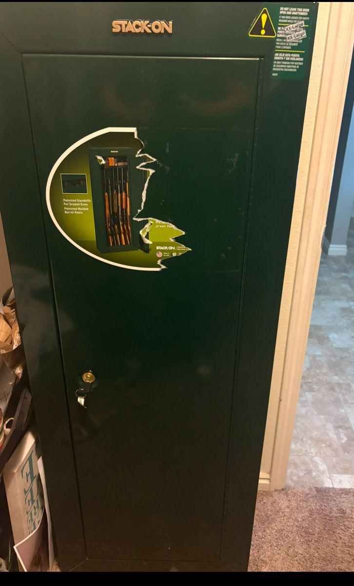 Gun Safe, (3) rifles, ammo