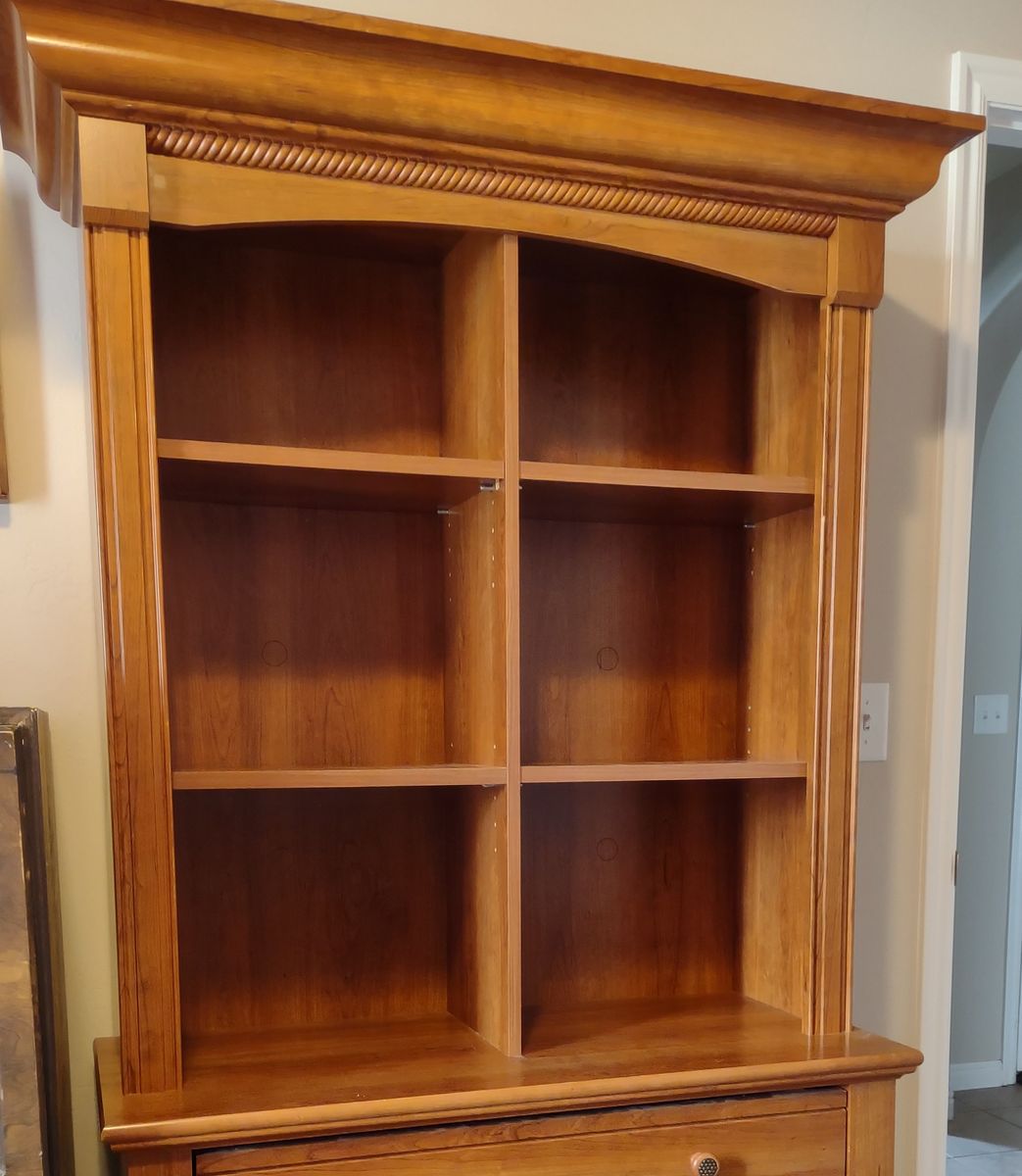 Cabinet and Hutch