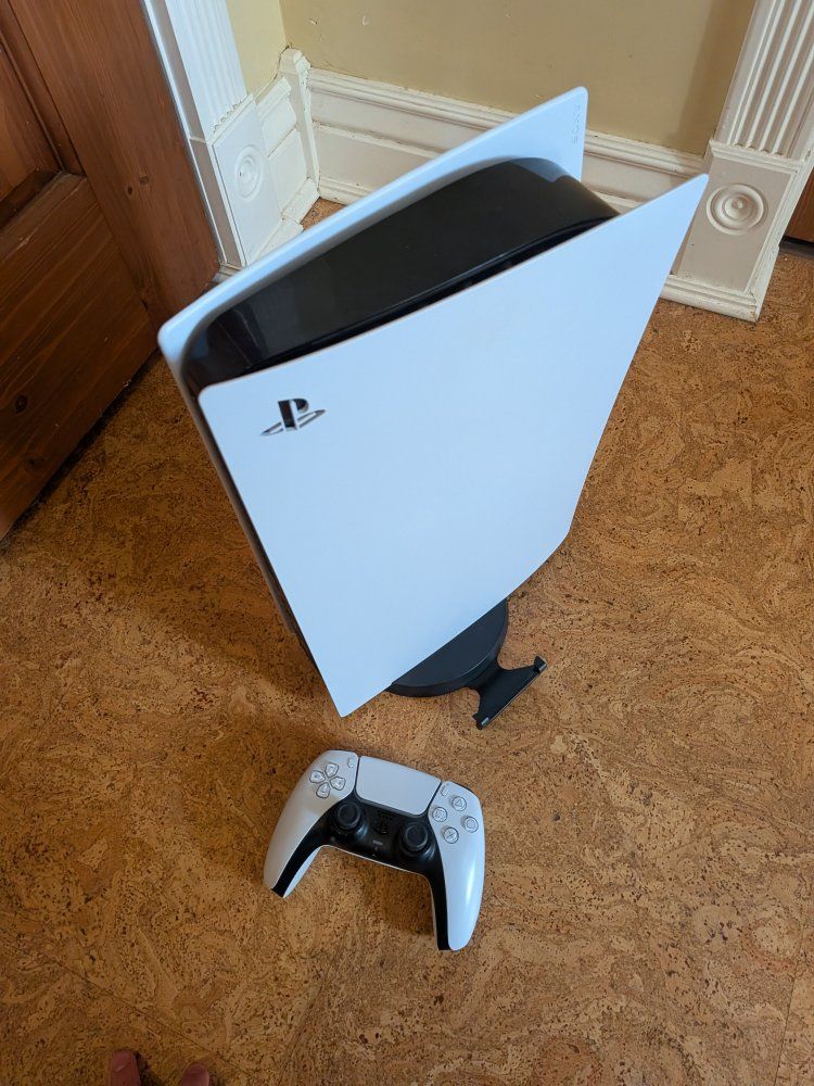 Sony PlayStation 5 PS5 Disc Console with White DualSense Controller & Cables - UsedGood