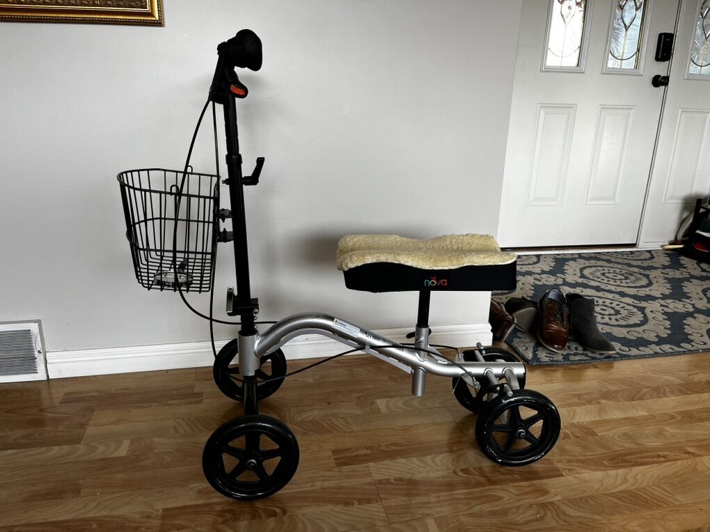 “Nova” knee scooter