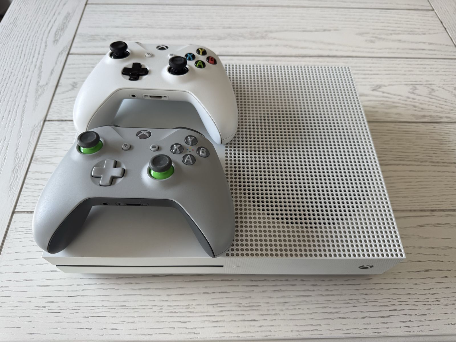 Microsoft Xbox One S Console White with 2 Controllers