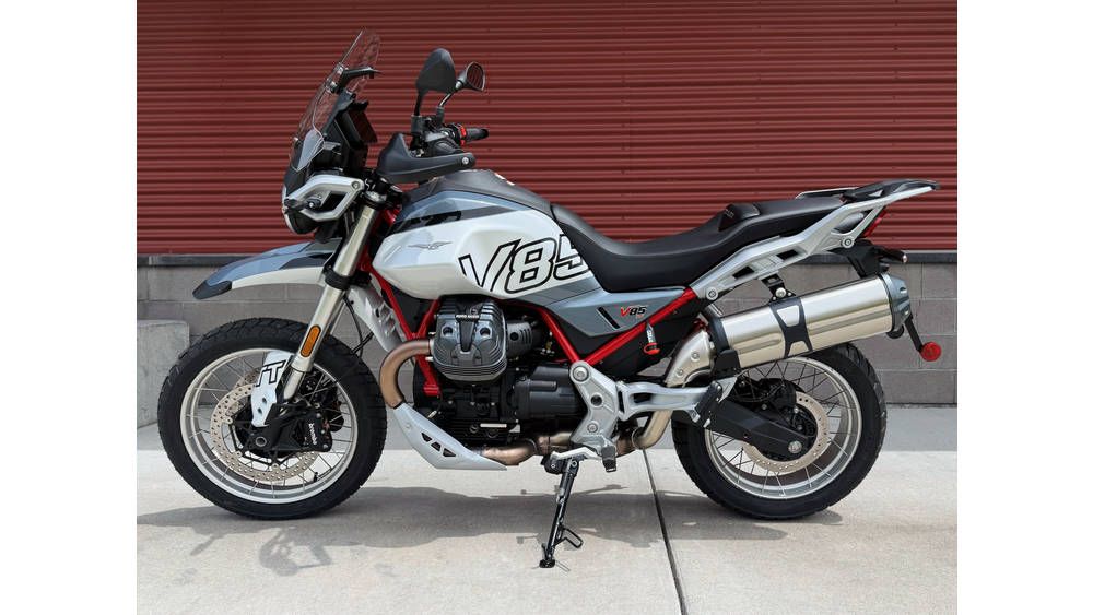 New 2025 Moto Guzzi V85 TT E5+