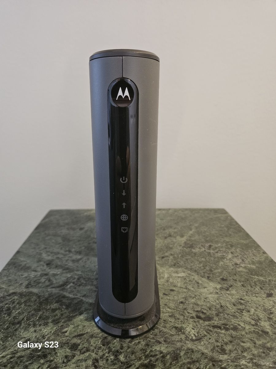 Motorola MB8600 DOCSIS 3.1 Cable Modem - Ultra Fast Gigabit Internet