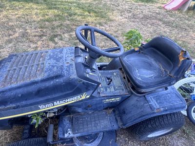 Riding lawn mower
