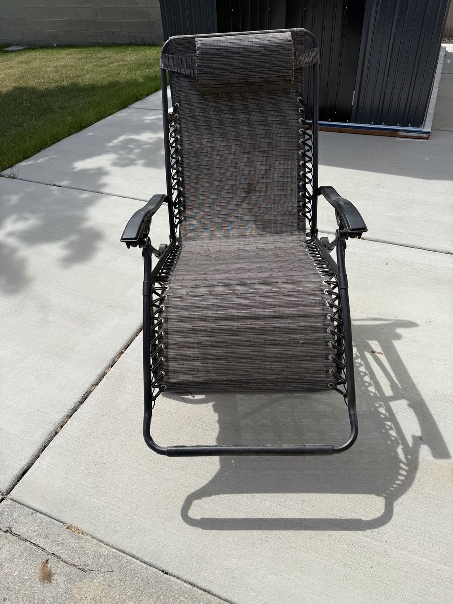 Zero Gravity Reclining Lawn Chair