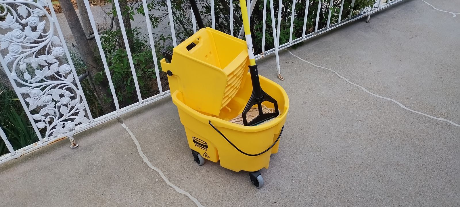 New Rubbermaid Mop Bucket Wringer and New Mop