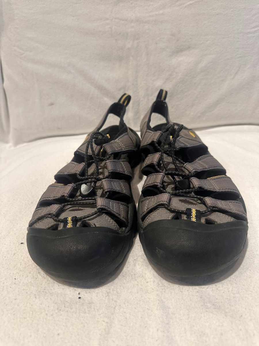 Keen men’s size 9.5 gray waterproof, hiking sandals