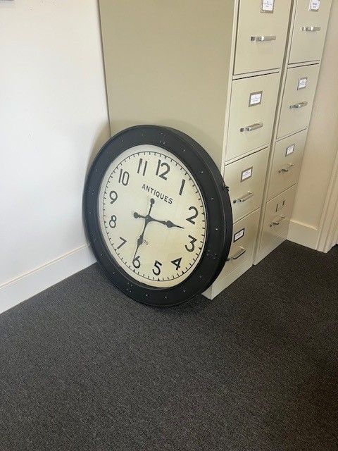 Office chairs & furniture