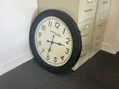 Office chairs & furniture