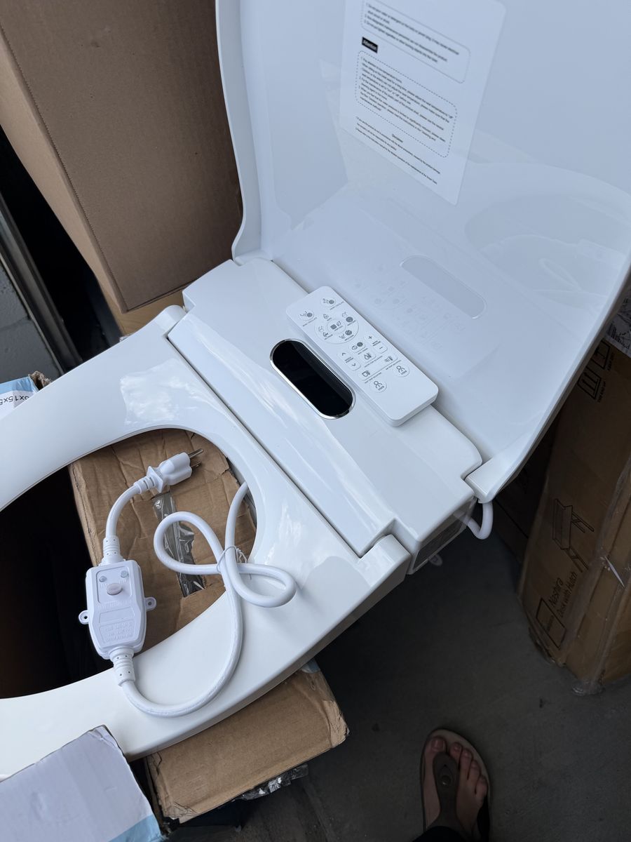 Electric Smart Bidet Toilet Seat with Remote Control - White